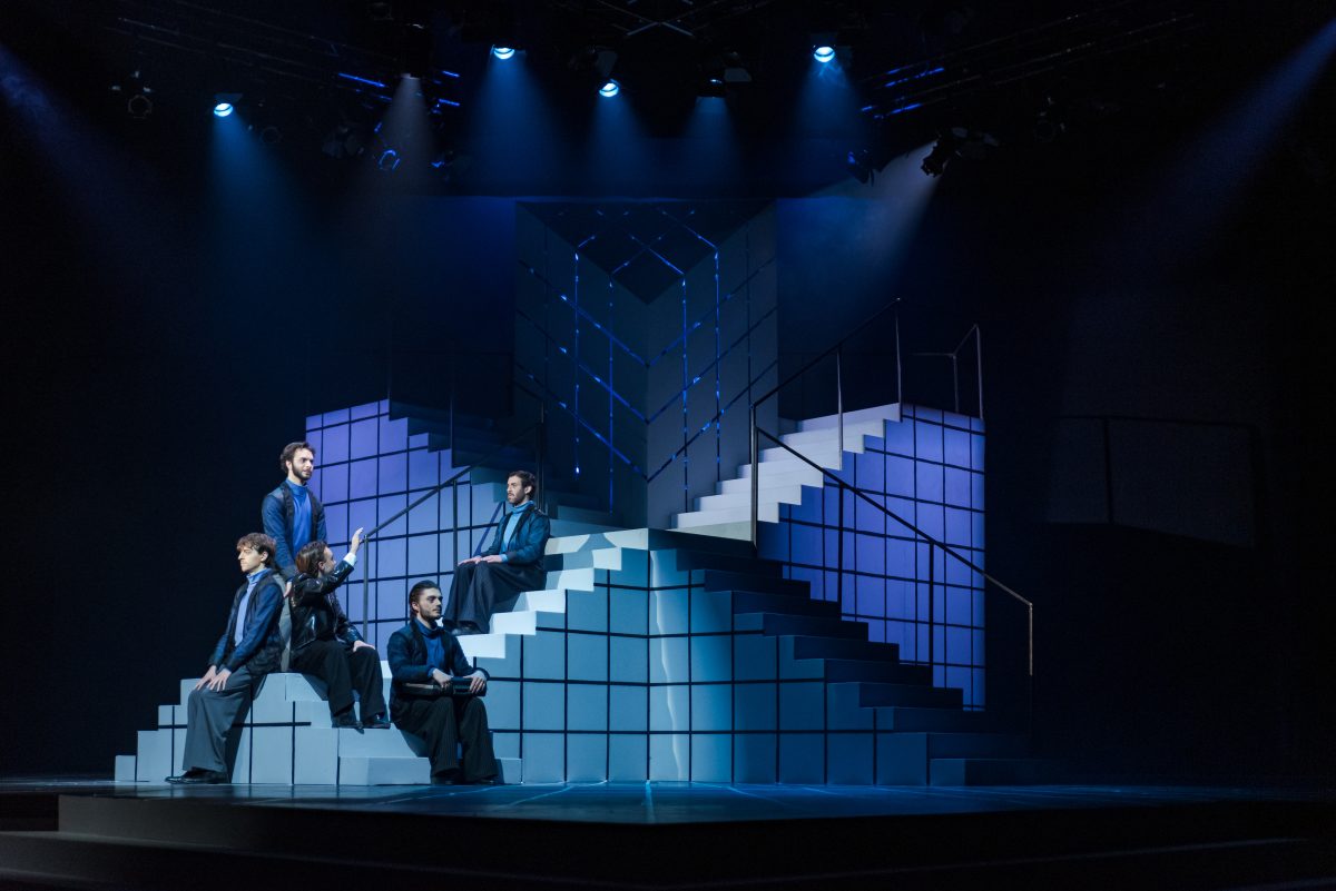 (E) Une genre d’épopéePièce de théâtre